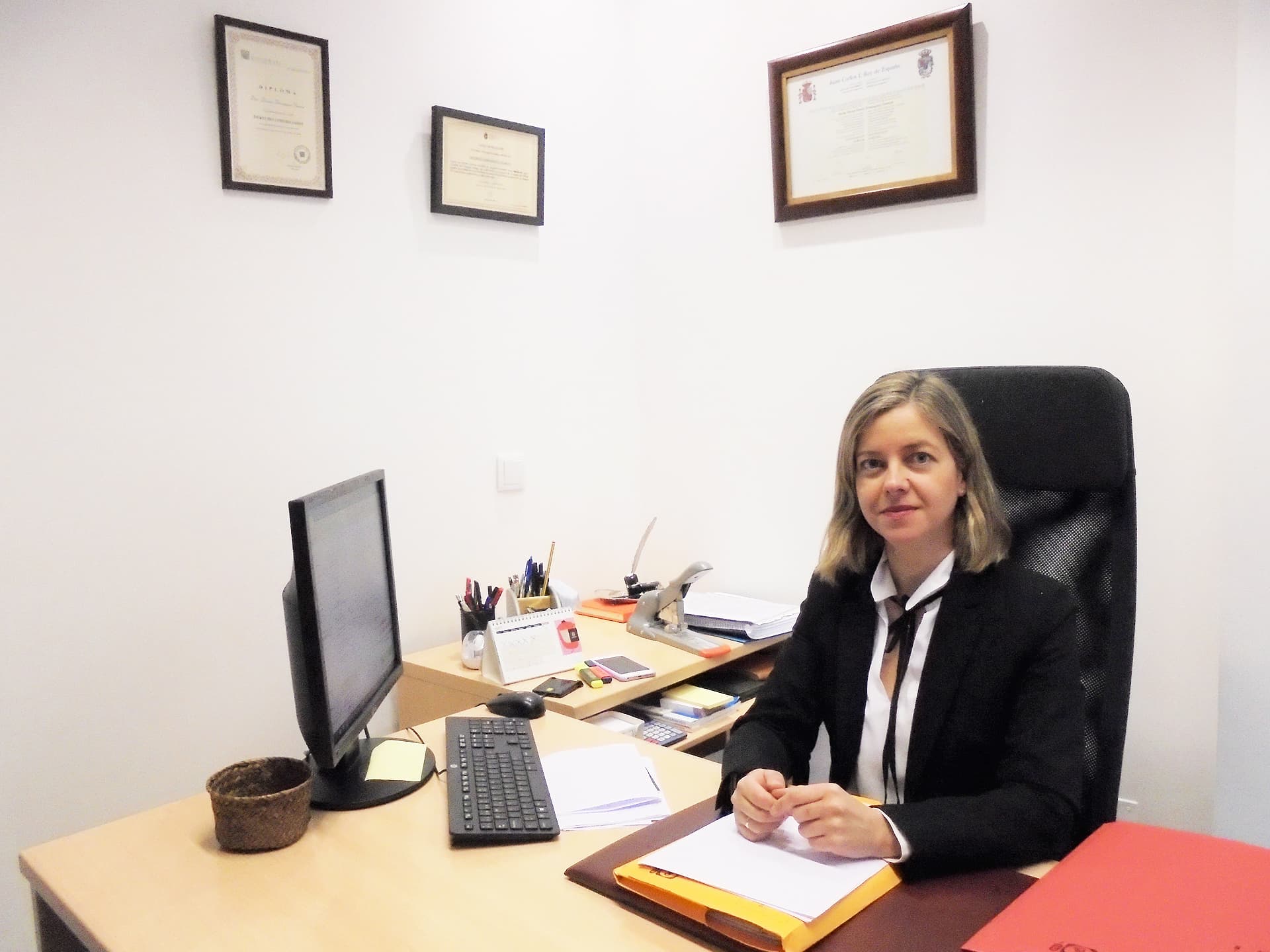 Su despacho de abogados en Cambados y Pontevedra